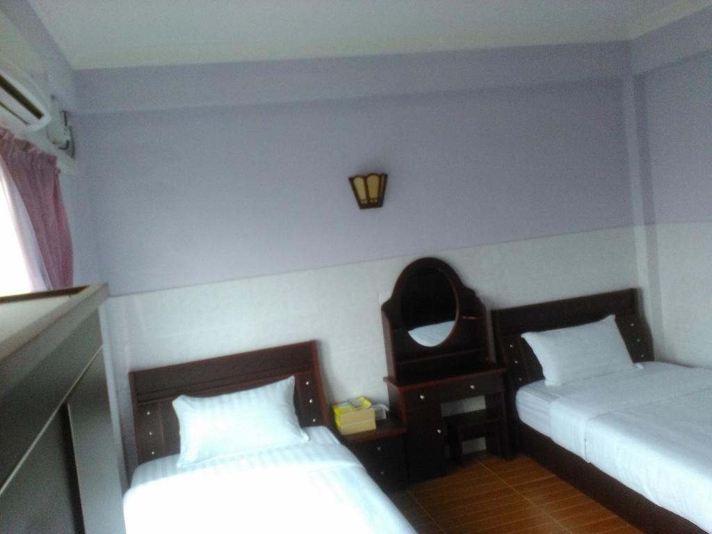 Hotel 99 Pyin Oo Lwin Esterno foto