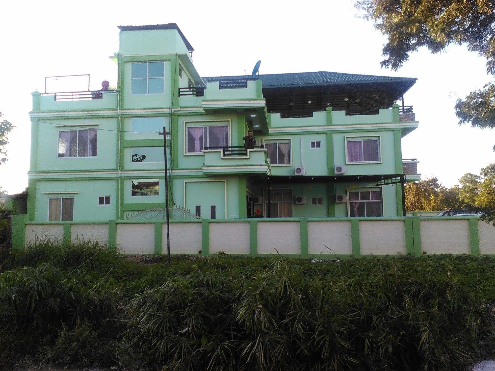 Hotel 99 Pyin Oo Lwin Esterno foto