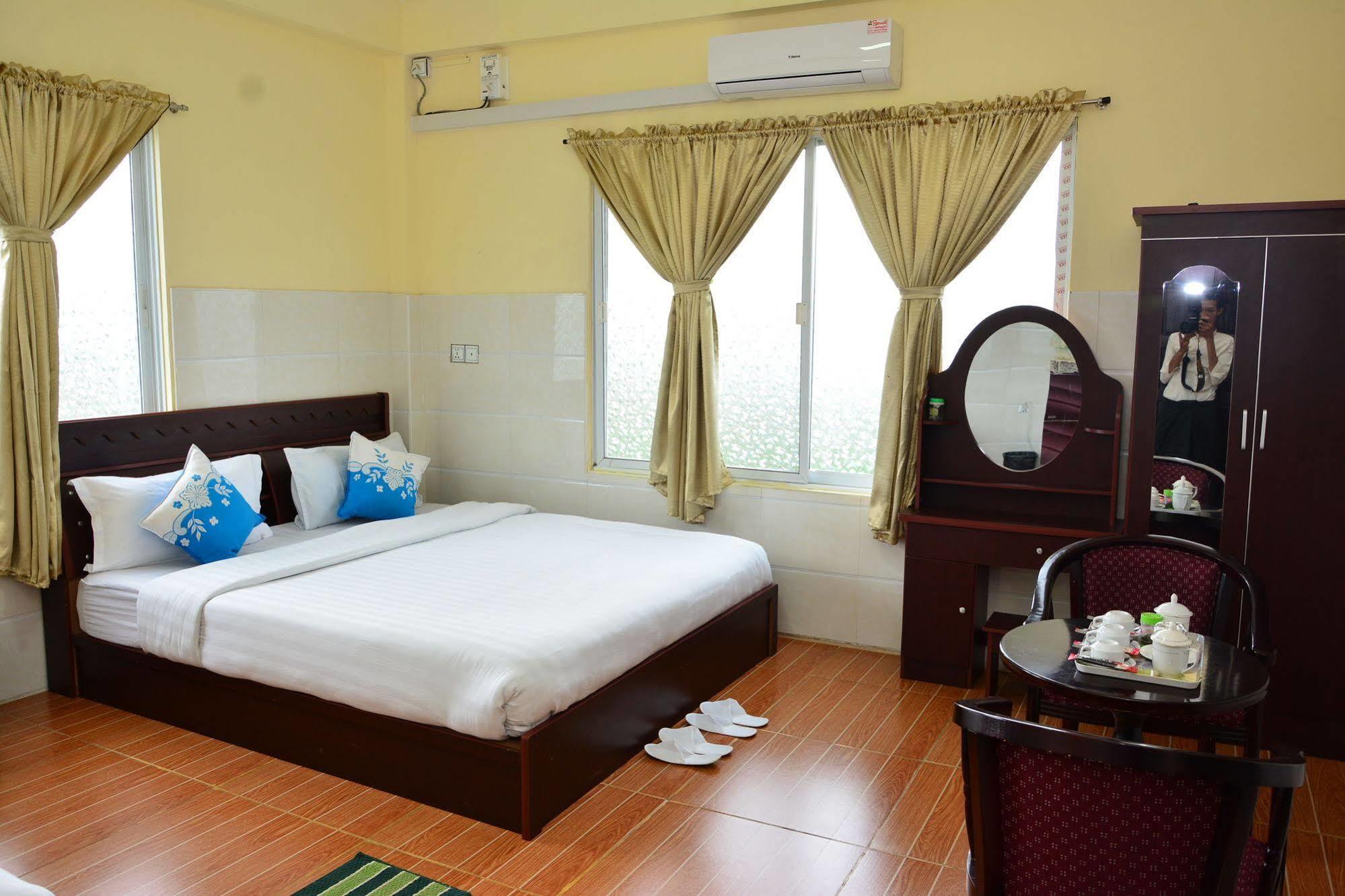 Hotel 99 Pyin Oo Lwin Esterno foto