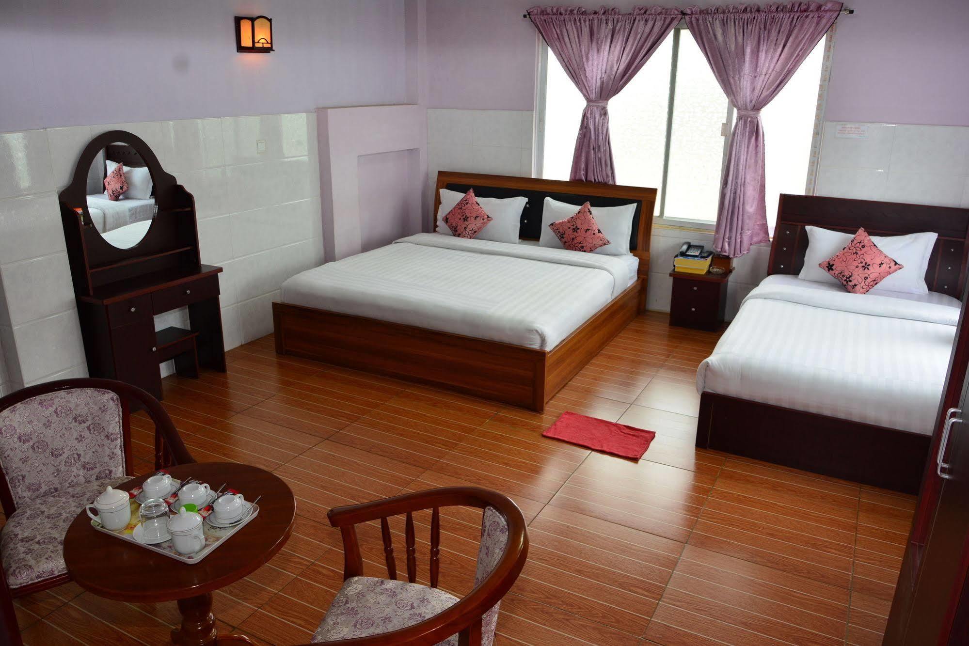Hotel 99 Pyin Oo Lwin Esterno foto