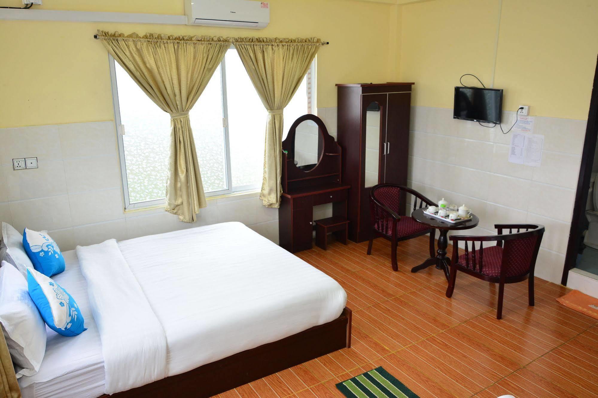 Hotel 99 Pyin Oo Lwin Esterno foto