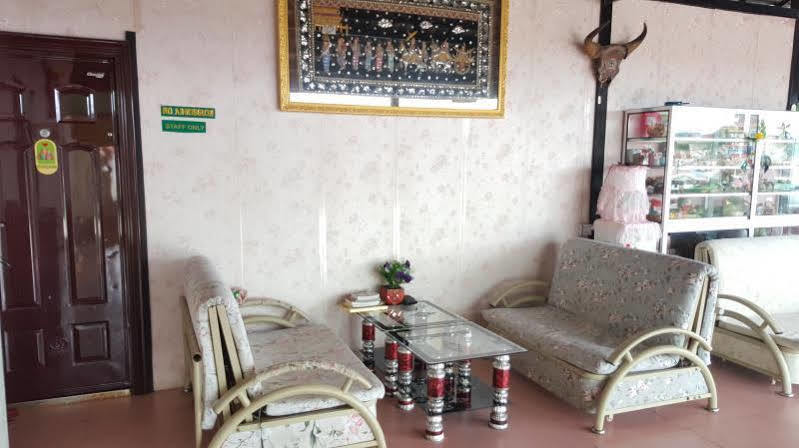 Hotel 99 Pyin Oo Lwin Esterno foto